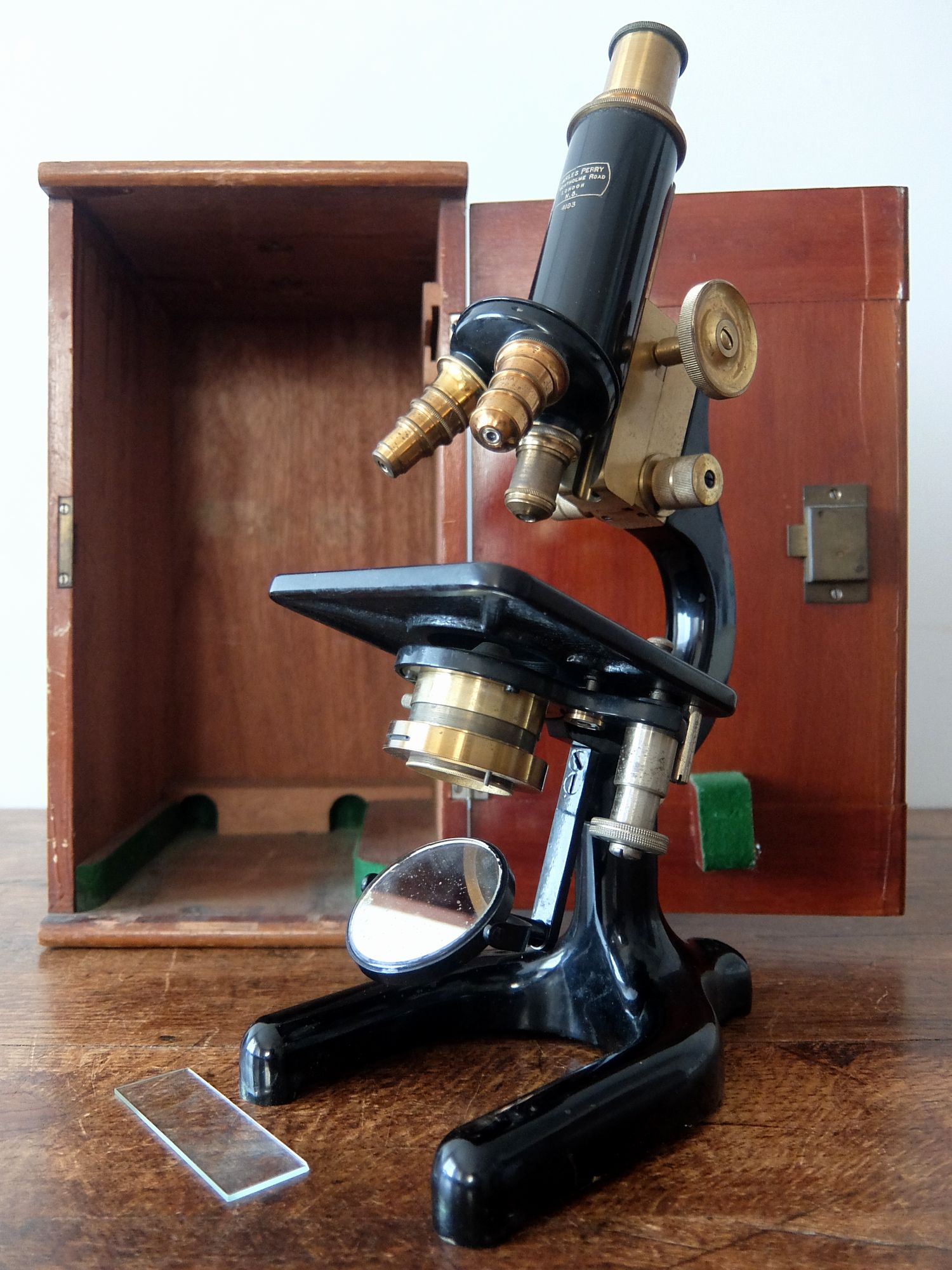 Microscope (A0925)