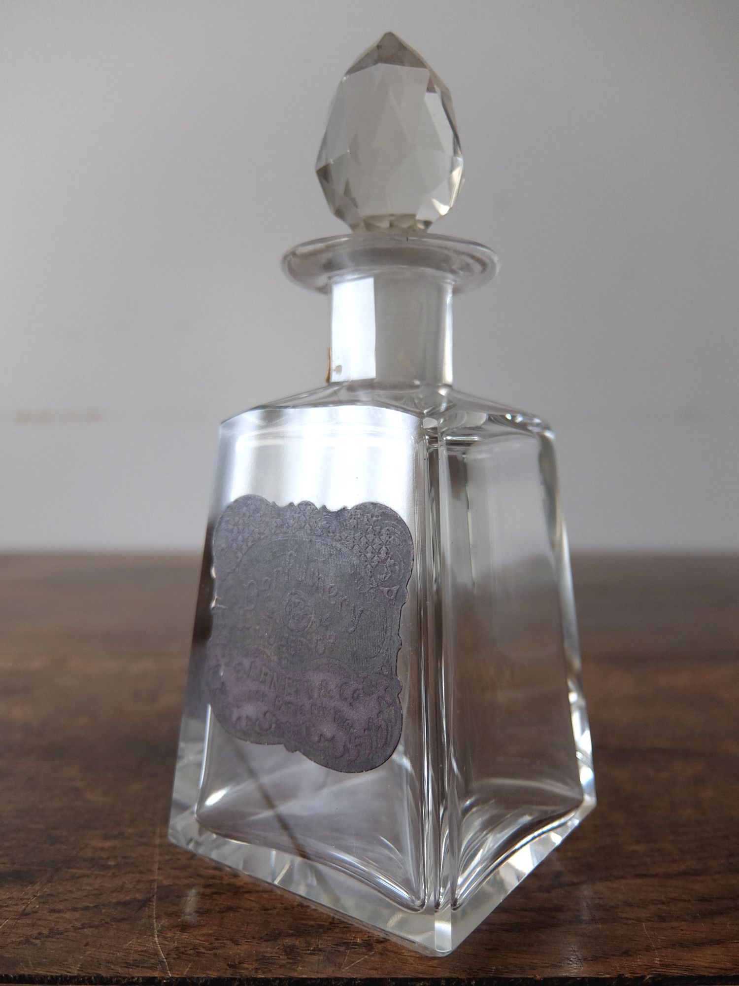 Perfume Bottle (B0520)