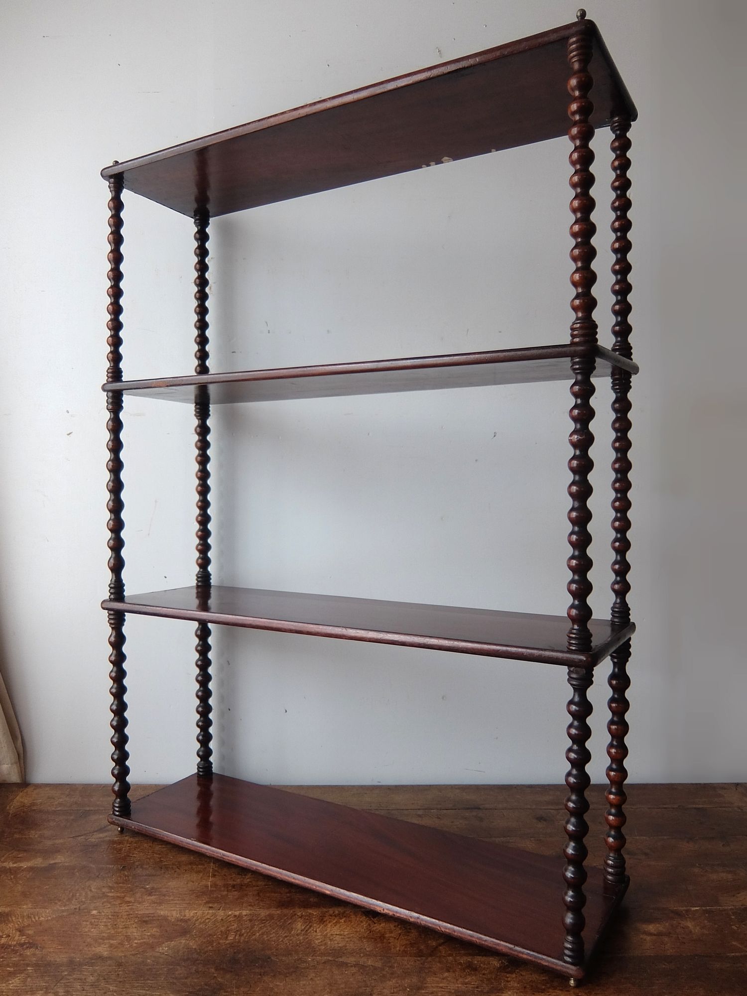 French Shelf (E0724)