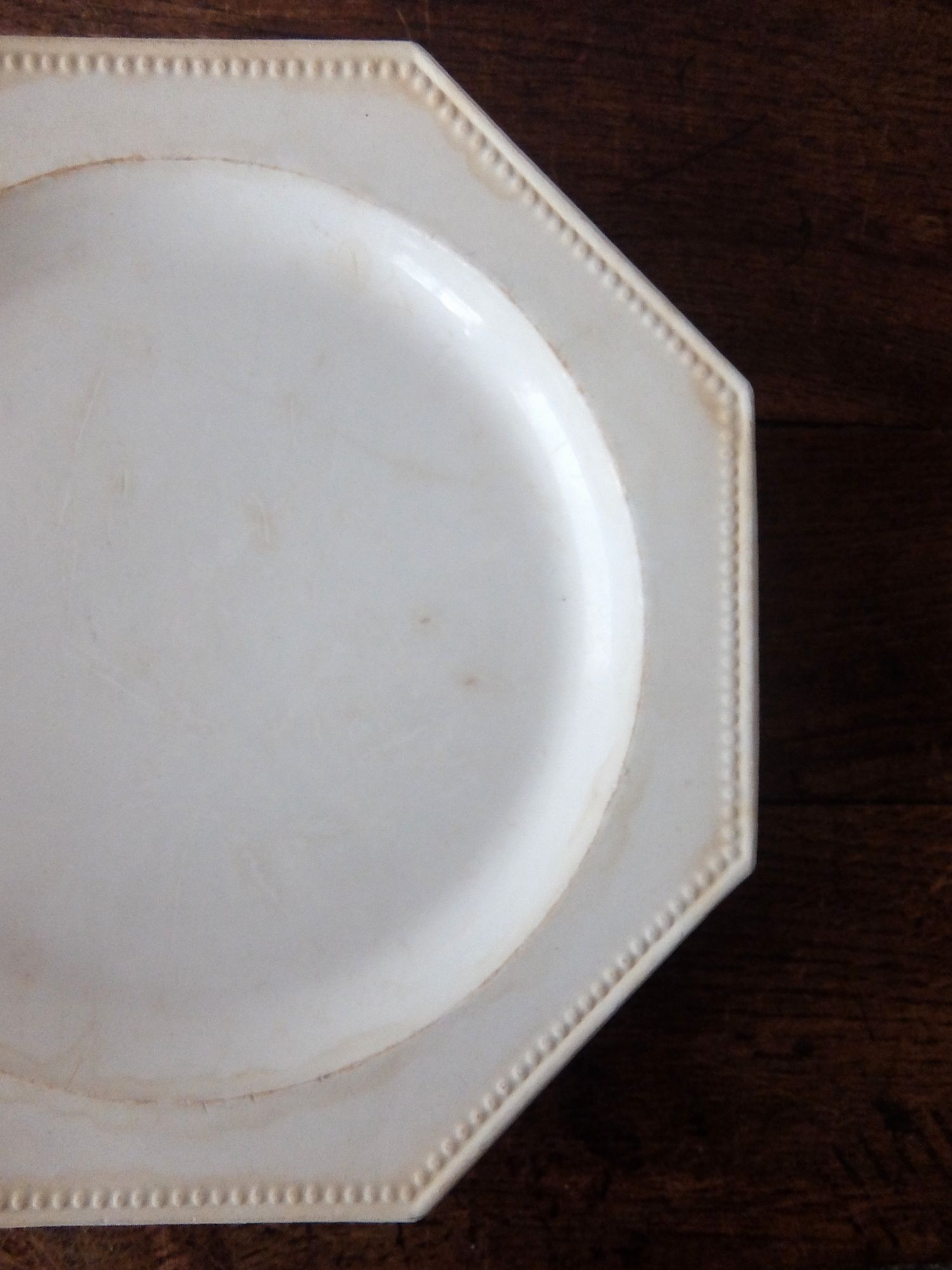 Montereau Octogonal Plate (A1025)