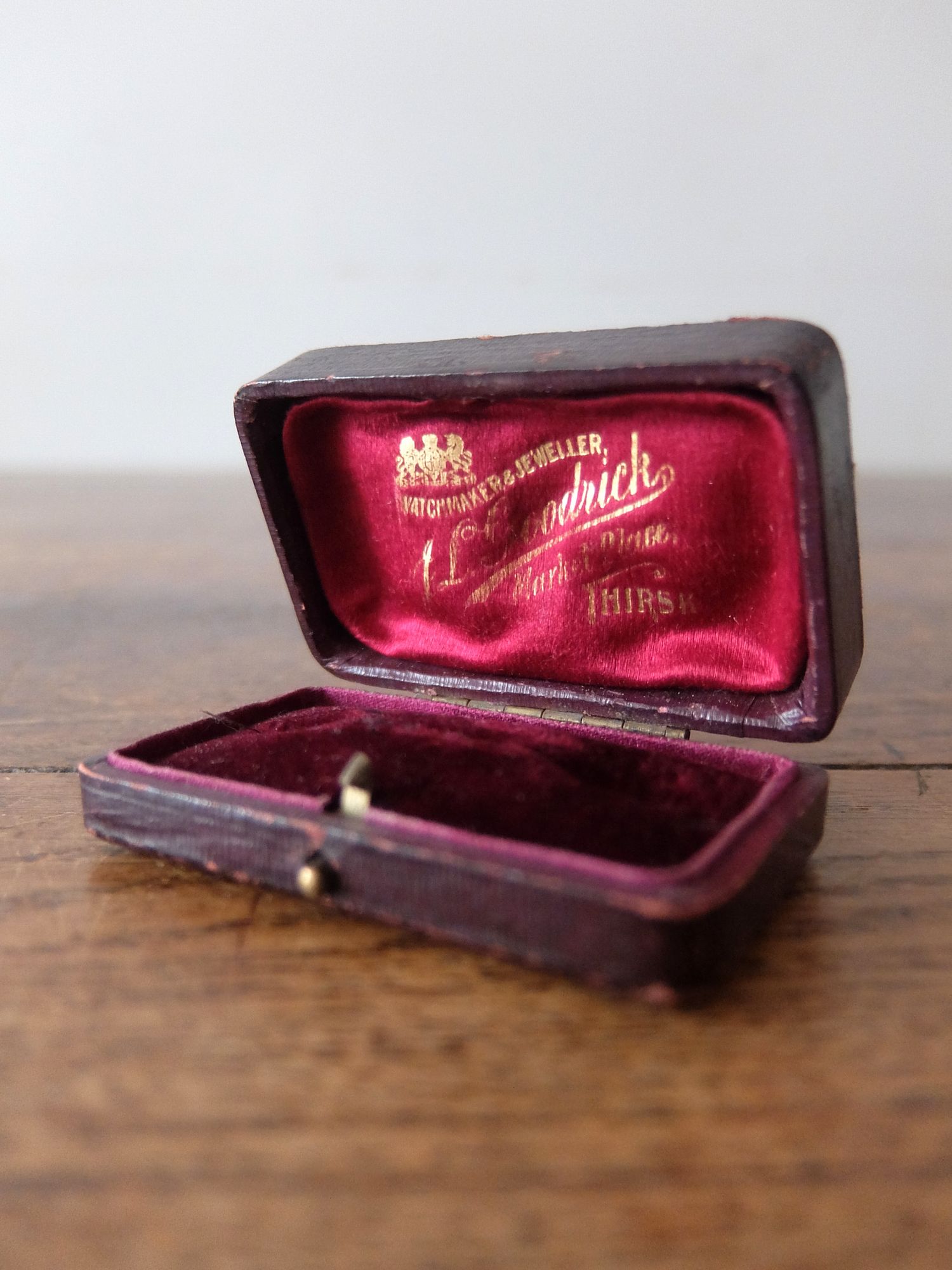 Antique Jewelry Box (C1026-01)