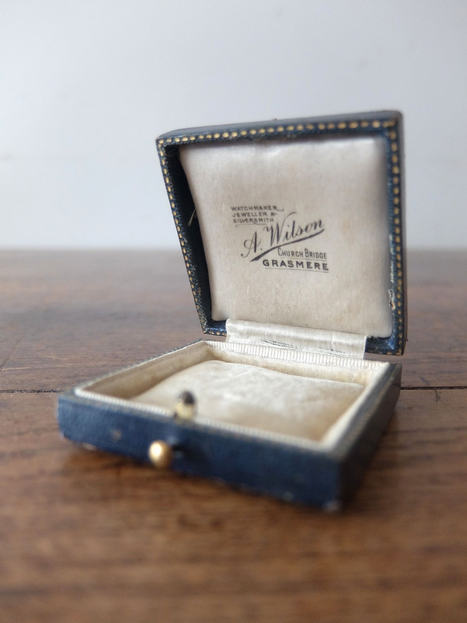 Antique Jewelry Box (C1026-04)