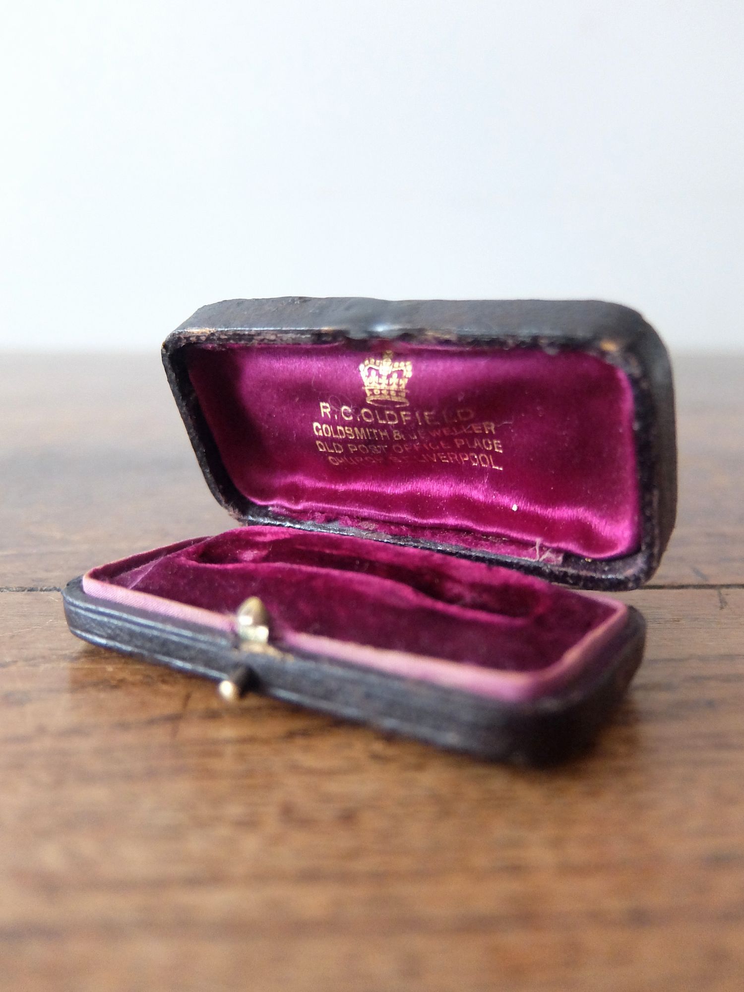 Antique Jewelry Box (C1026-02)