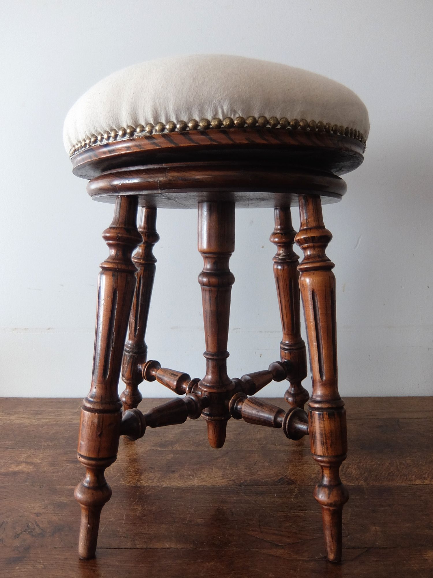 French Stool (E0724)