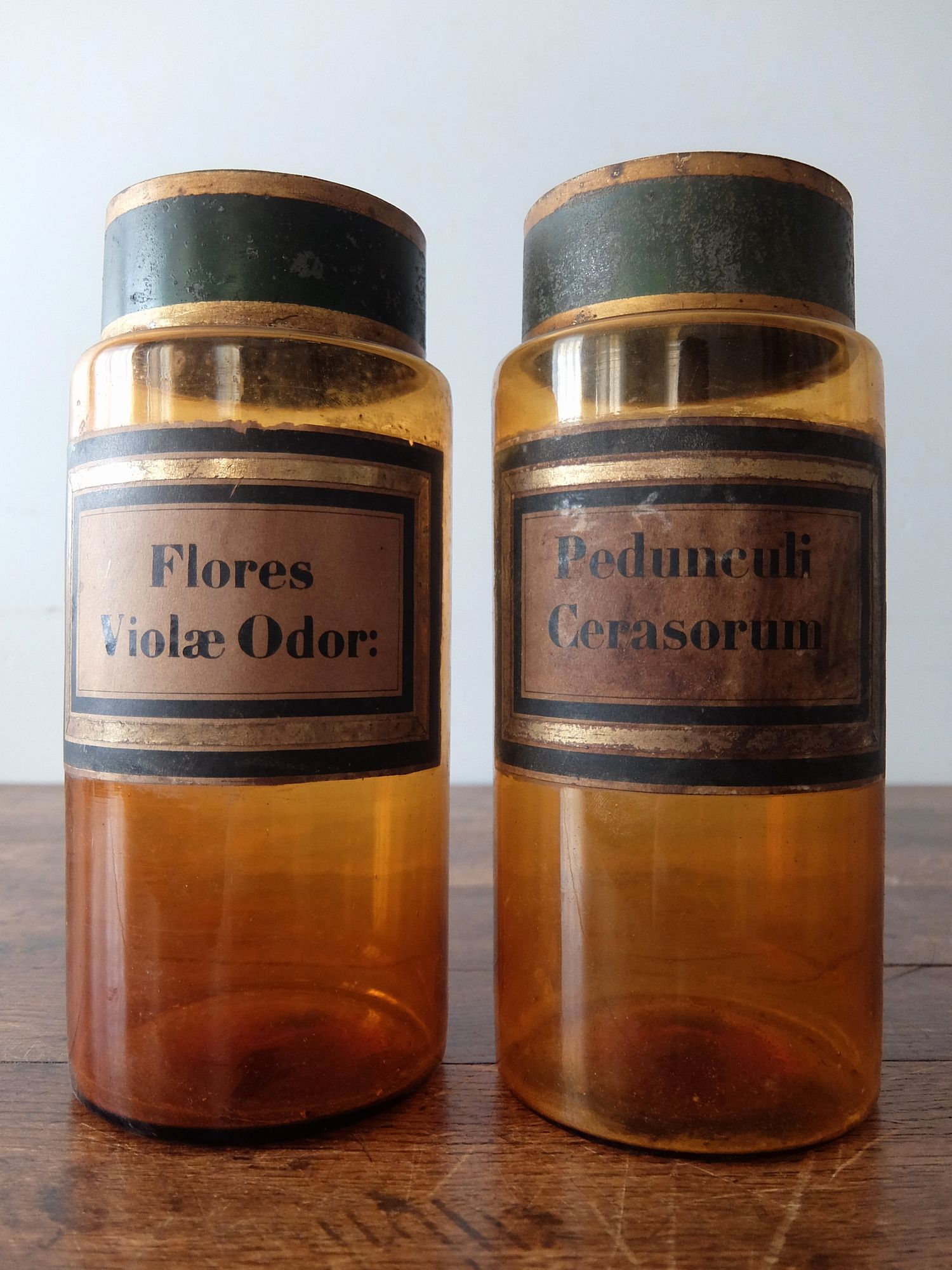 Medicine Bottle (B1025-02)